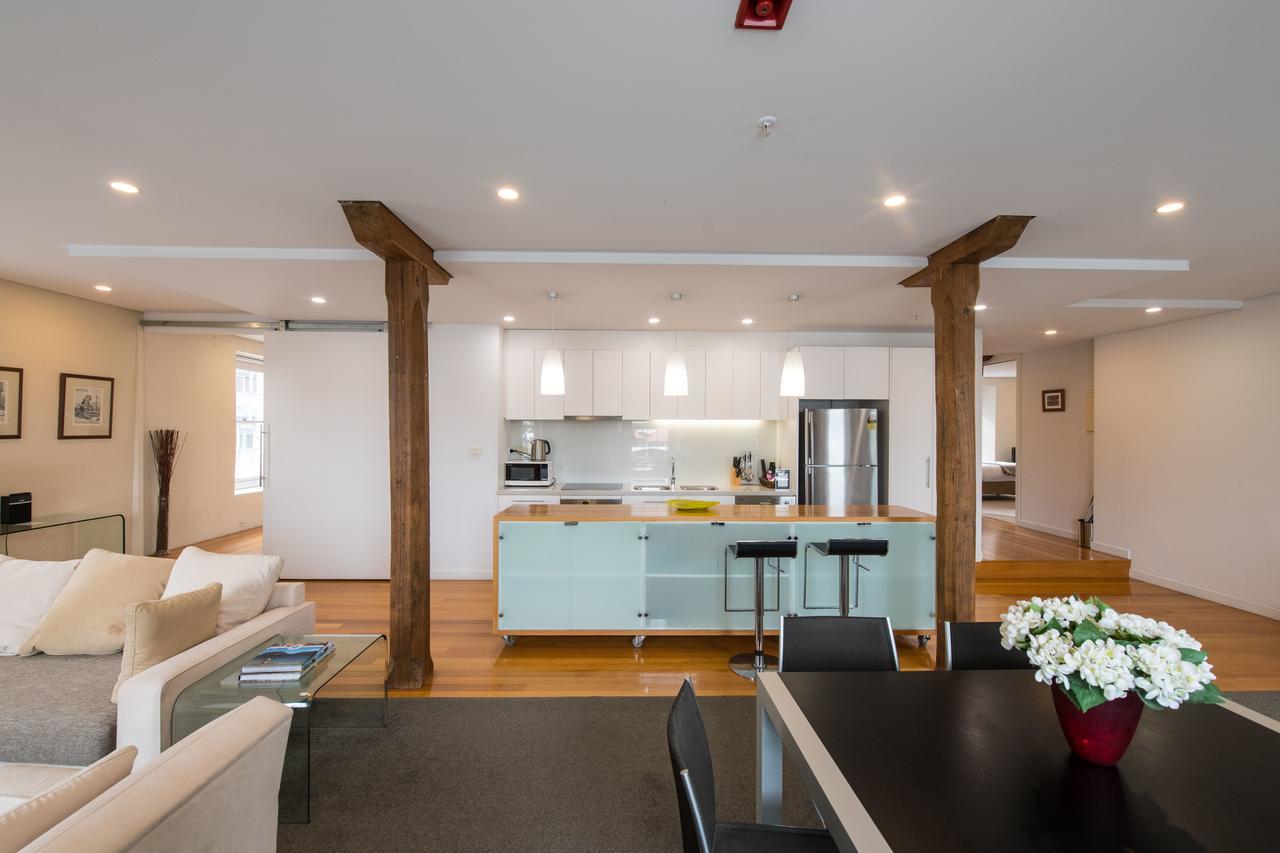 Sullivans Cove Apartments Хоубарт Екстериор снимка A modern apartment in the former warehouse