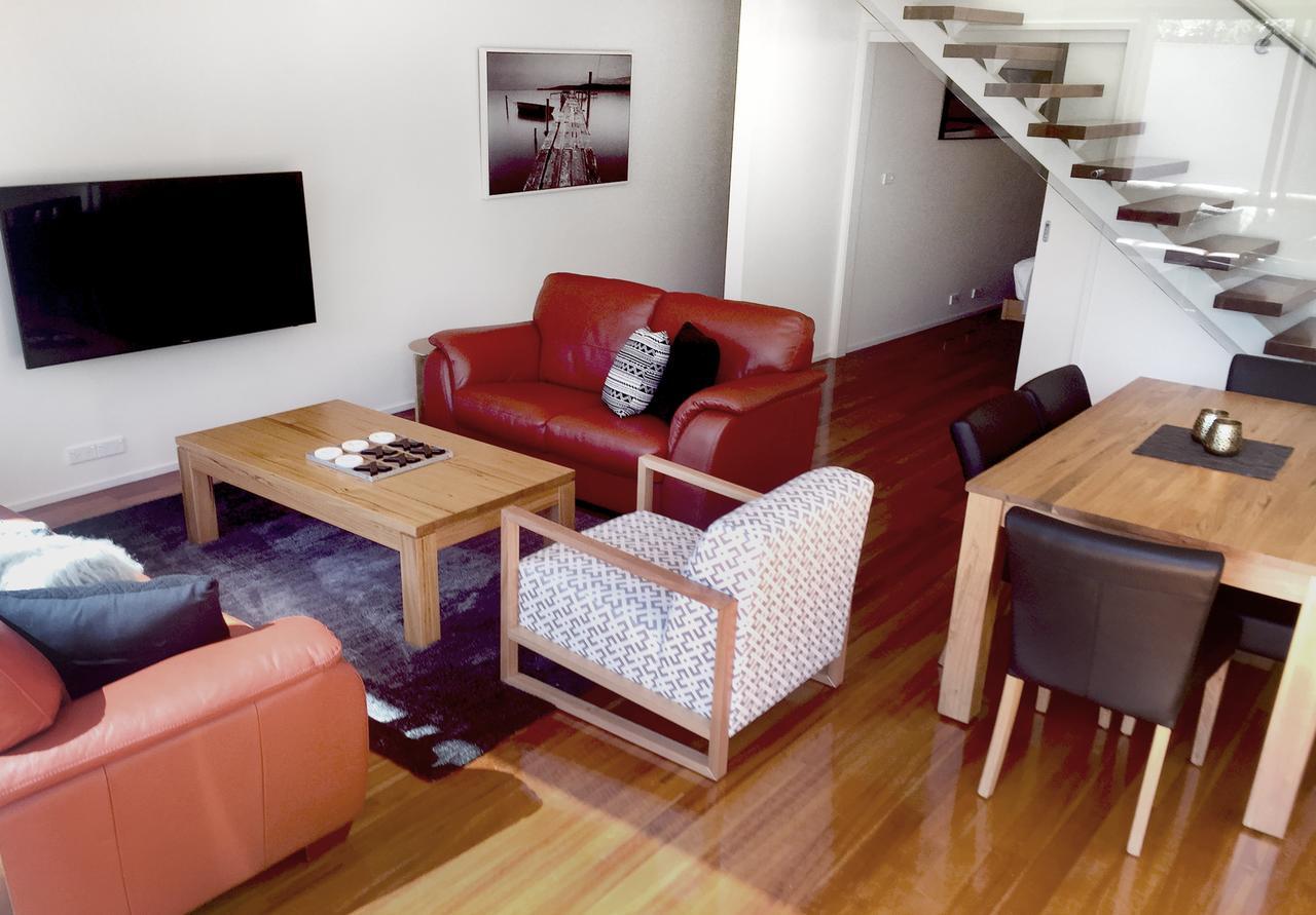 Sullivans Cove Apartments Хоубарт Екстериор снимка A living room