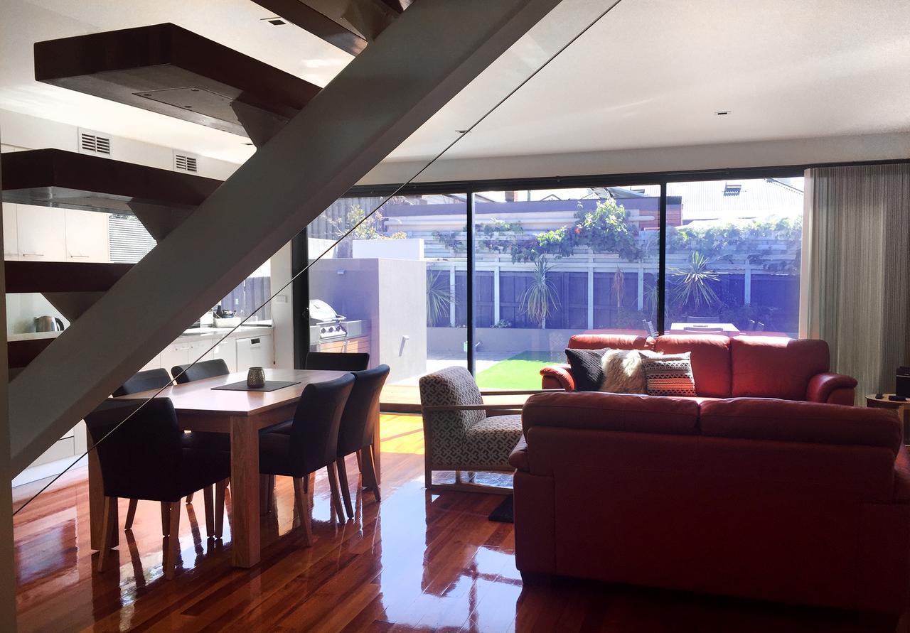 Sullivans Cove Apartments Хоубарт Екстериор снимка Interior of a house in the neighborhood