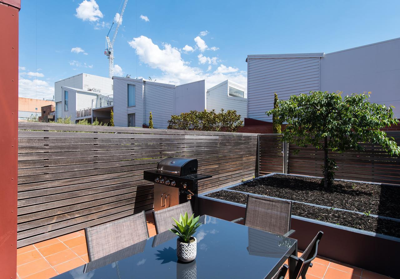 Sullivans Cove Apartments Хоубарт Екстериор снимка Rooftop garden