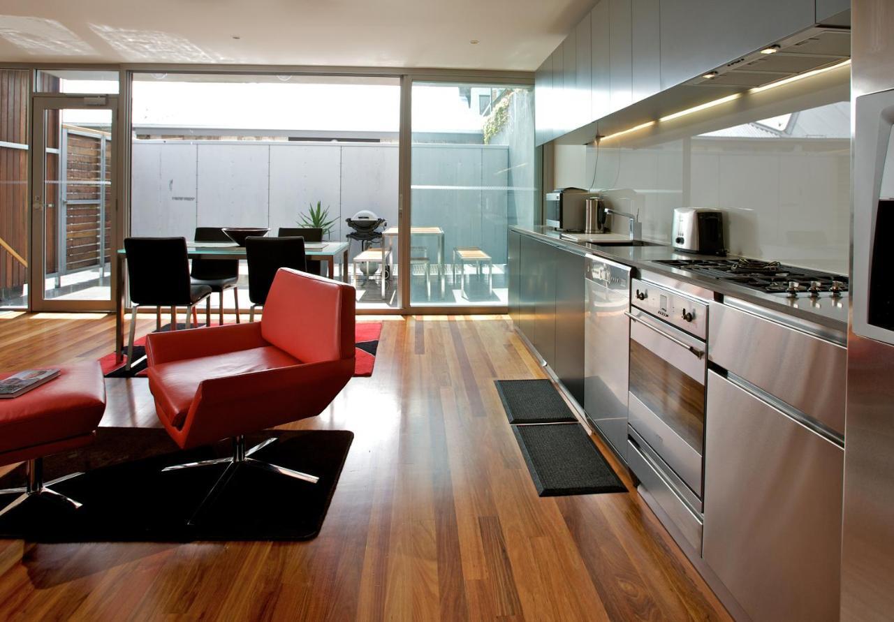Sullivans Cove Apartments Хоубарт Стая снимка A modern kitchen